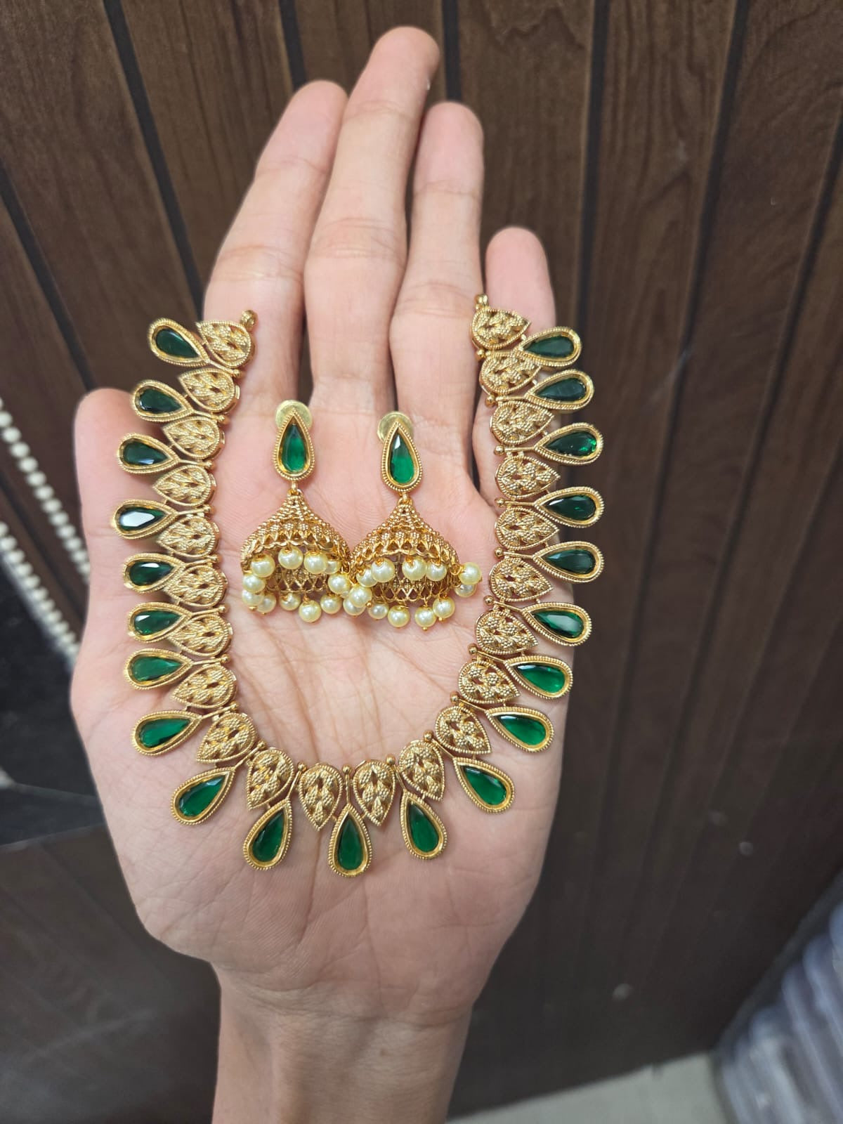 Stone drops necklace