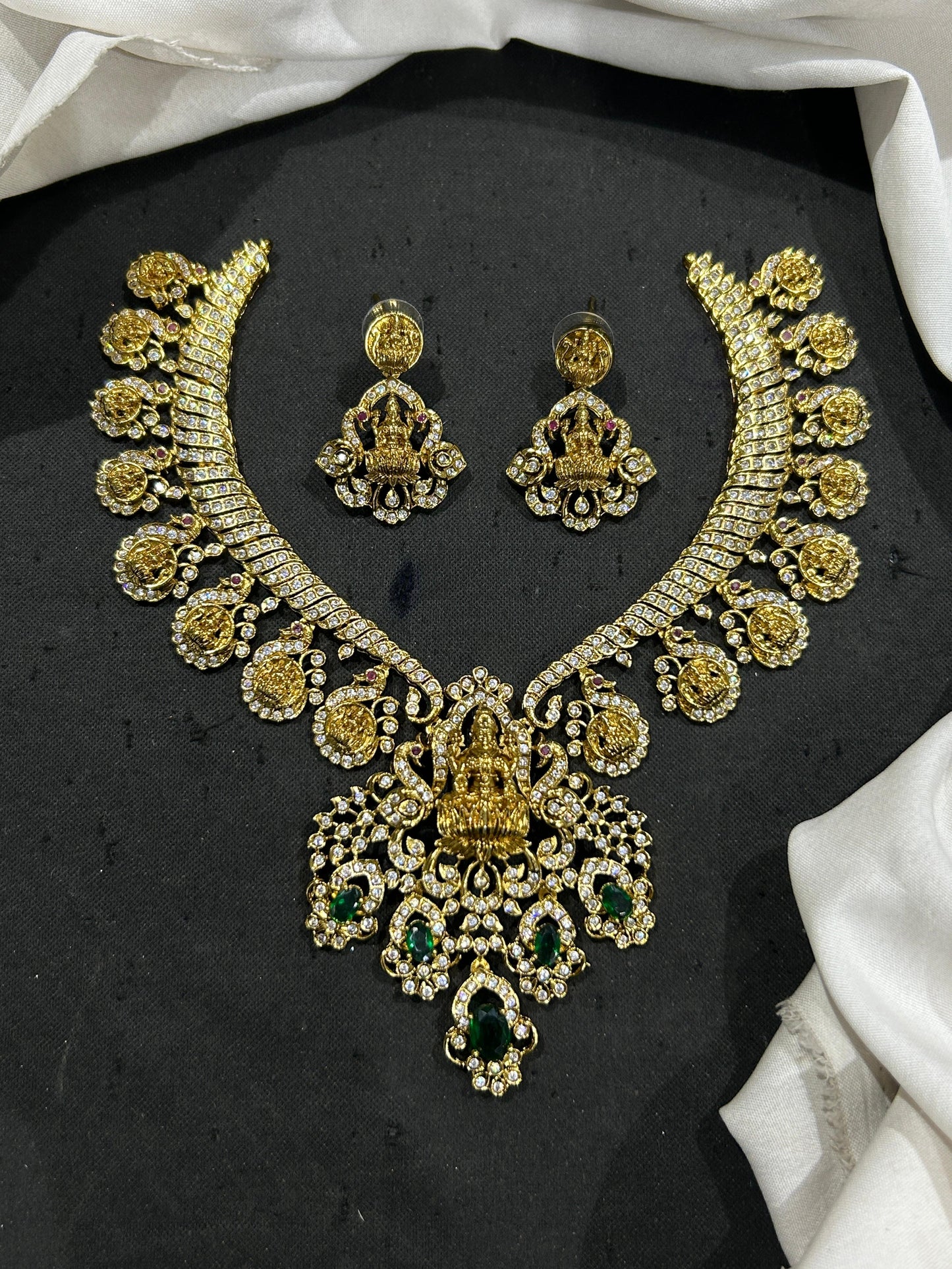 Lakshmi Ad stone cluster necklace