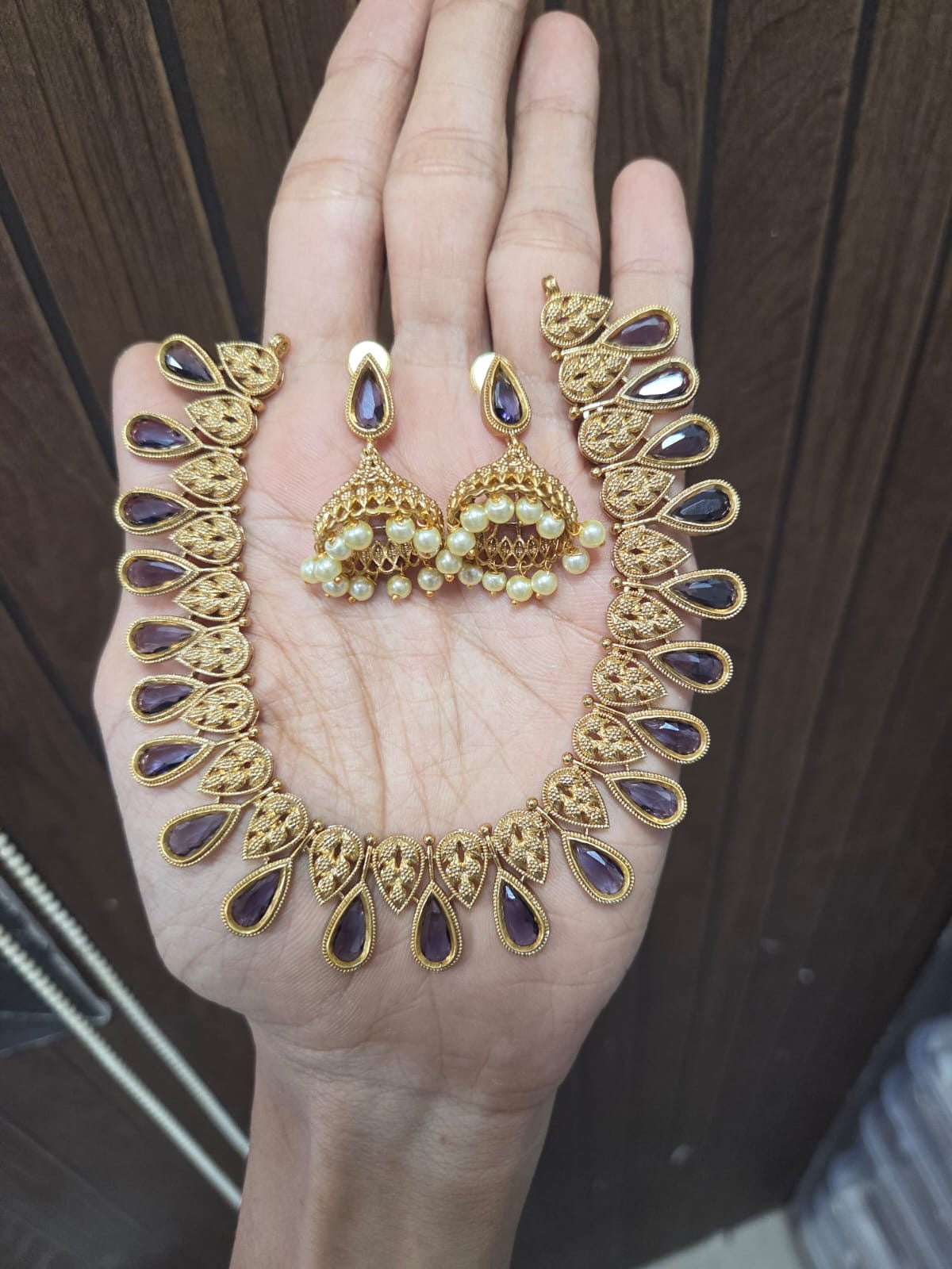 Stone drops necklace