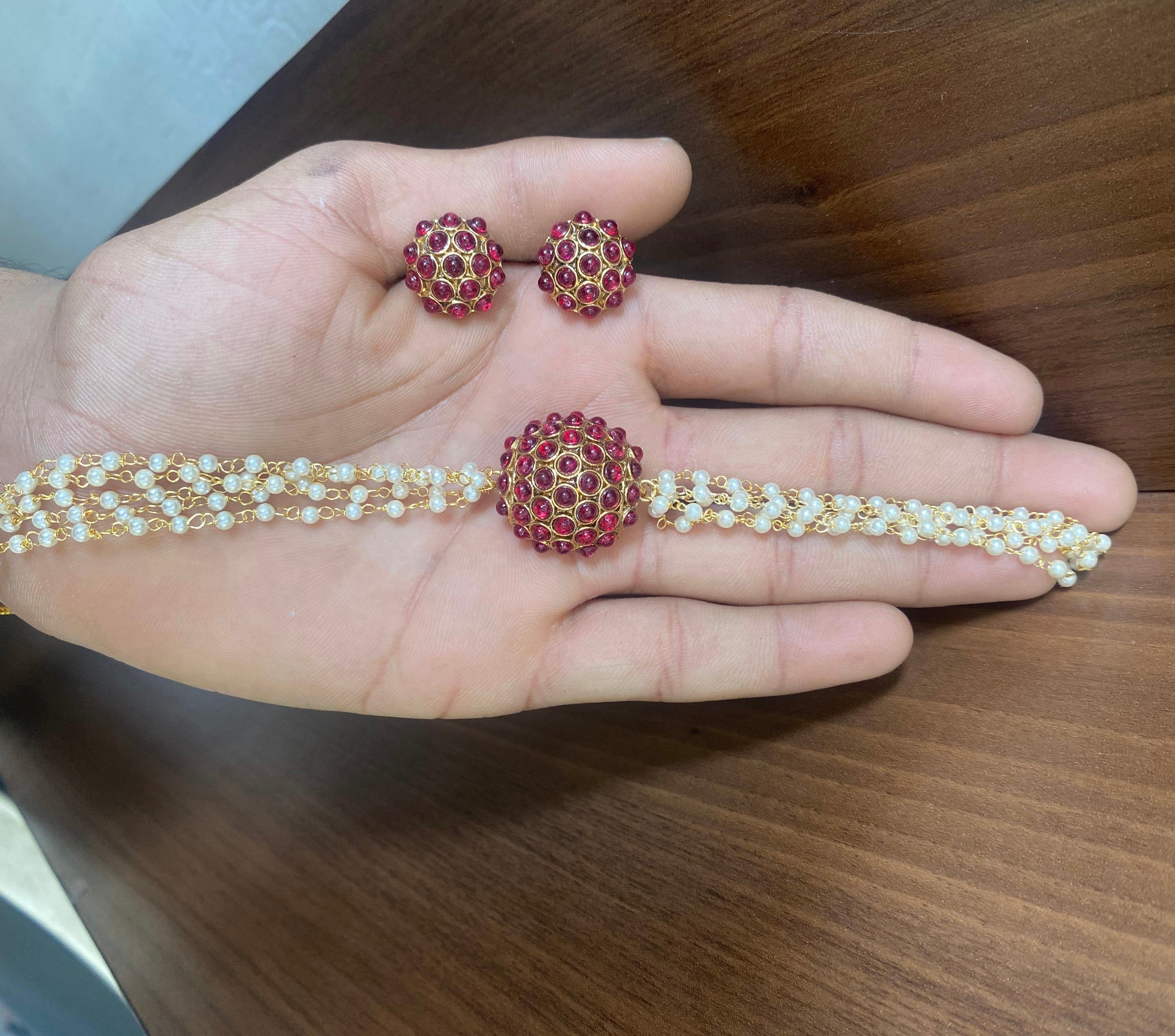 Cluster pearl choker