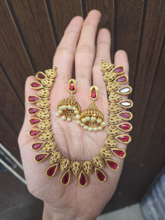 Stone drops necklace