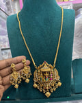 Traditional long dollar chain
